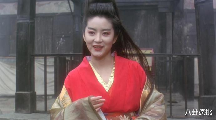 鹿晗|发腮堪比“毁容”!16位因发腮颜值暴跌的明星