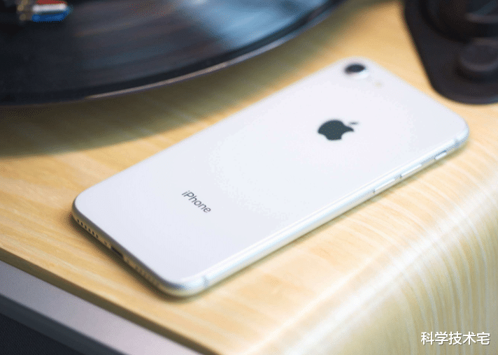 芯片|iPhone13不香了?SE3搭载同款芯片,价格或不足两千元!