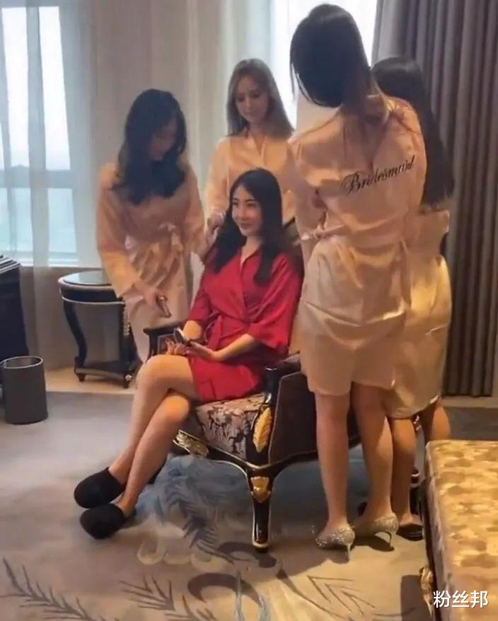 阿哲|阿哲晒老婆二胎孕照，不给两个儿子留家产，在他们18岁前把钱花光