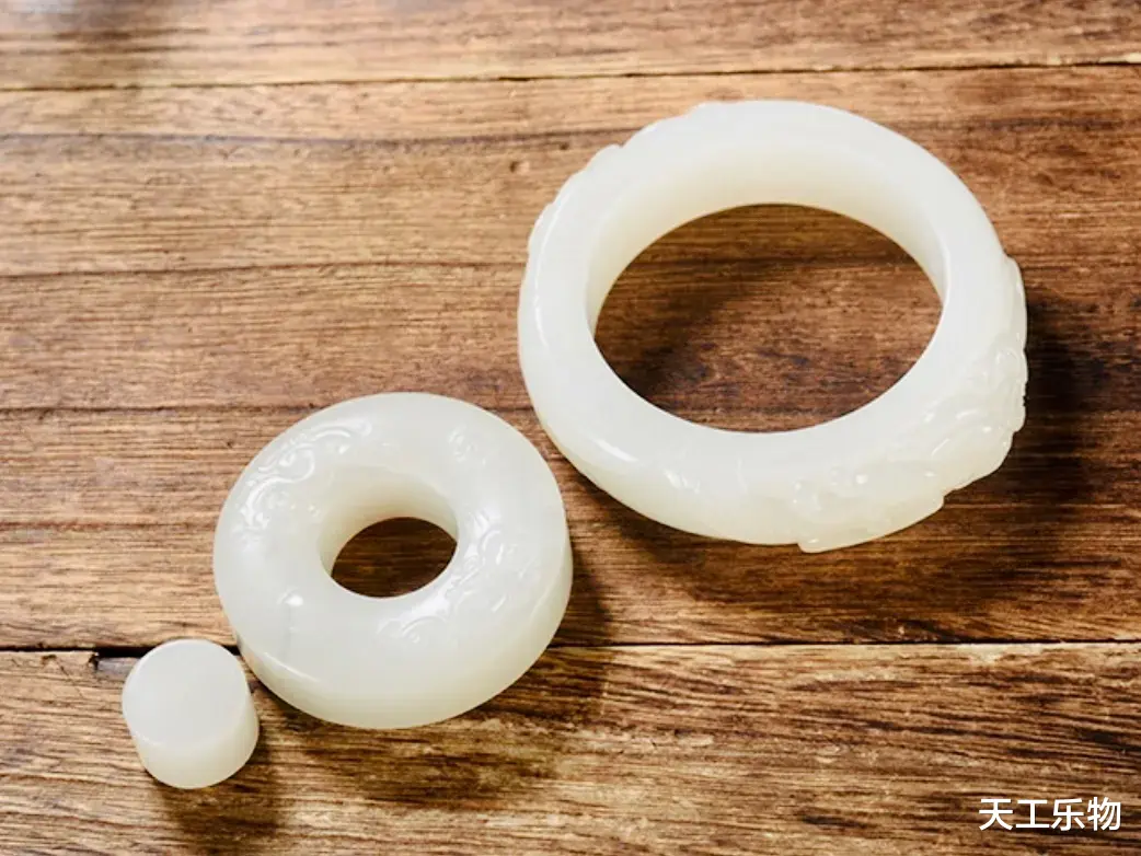 |最接近羊脂的老熟料！和田玉“荔枝肉”！