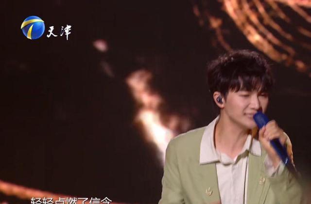 周深|天津卫视晚会看点：周深展现真实唱功，张碧晨《光的方向》太震撼