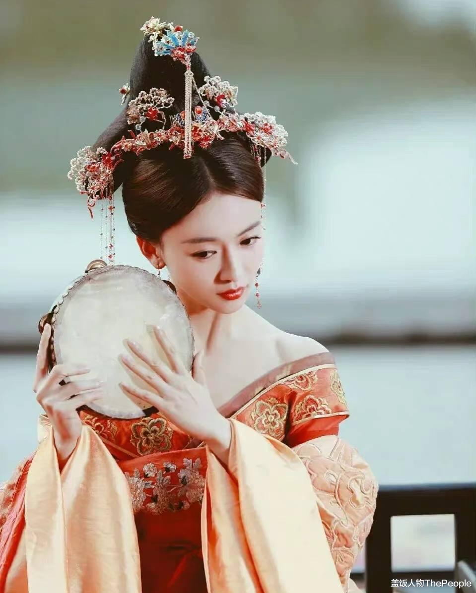 于正 导演审美跑偏多可怕？这6位高颜值女星，惨变“大妈”个个诡异