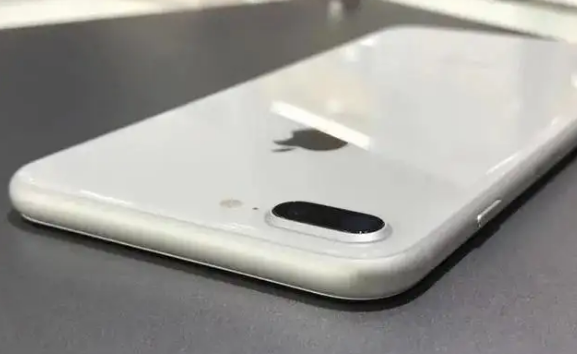 iPhoneSE|从iPhone8开始就支持18W快充，但配的电源适配器，还是五福一安