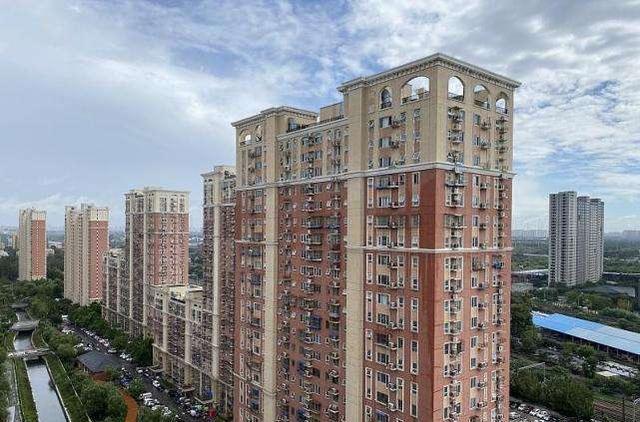 未来,为什么说“楼梯房”比“电梯房”更保值?看完买房不纠结