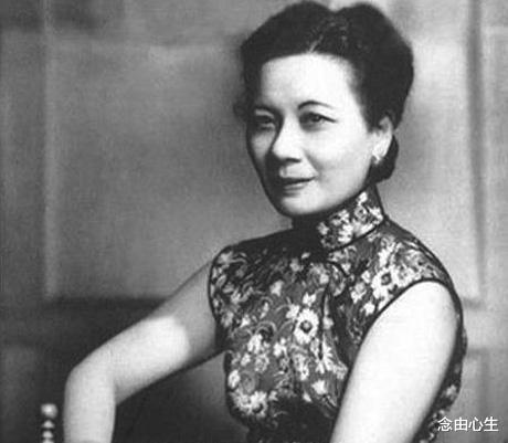 宋美龄|宋美龄检阅黄埔学生,一个学生当众亲吻她,后来怎么样了