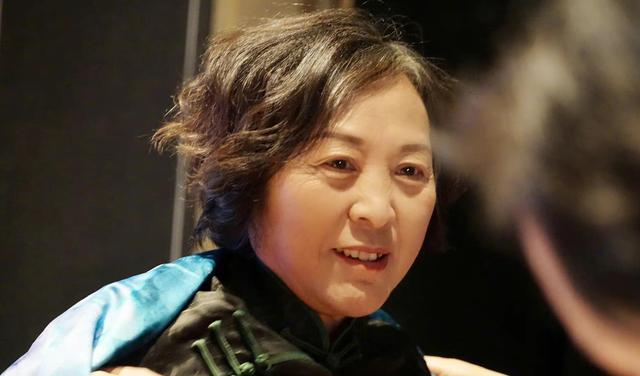 李玉刚|严惩！成龙怒斥施暴者，向暴力说“不”，李玉刚两度发文太真诚了