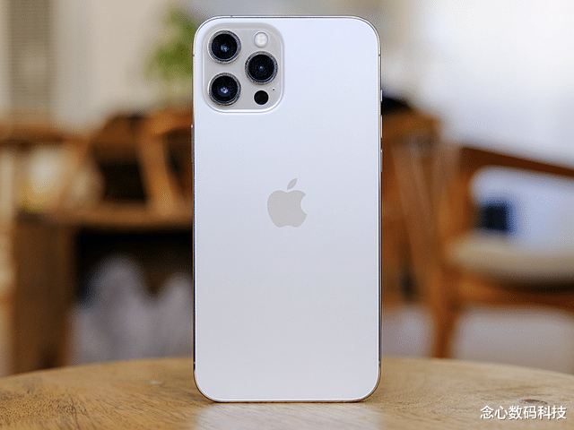 iPhone|2022年换手机首选这3款，运行速度快价格很良心，还能再用4年