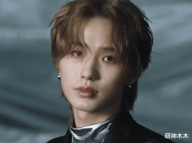 男团|乐华新男团曝光颜值不过关，韩式浓妆身材五五分，成员还有啤酒肚