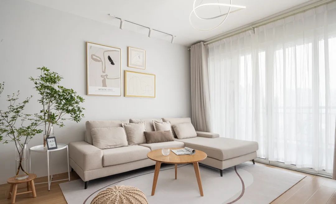 120m2温馨奶油风,半开放式+多功能的小三居,营造治愈系高颜值空间