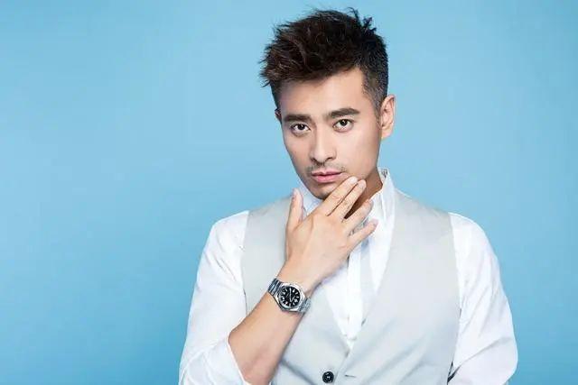 陈龙|知名演员陈龙:上海做防疫志愿者!带防护罩拿喇叭,忙前忙后接地气