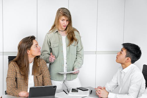 |面对领导，应该怎么办？