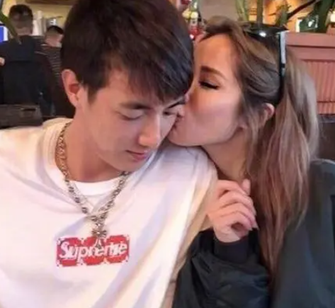 萧亚轩|美丽的萧亚轩18年交了多少男友? 她为什么如此?