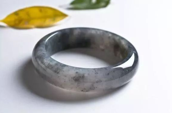 翡翠|看懂乌鸡种翡翠，这一篇文章就够了！