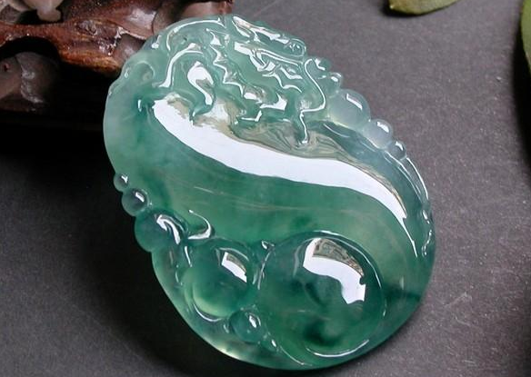 翡翠|翡翠的价格有增无减,罪魁祸首竟然是这个,你知道多少