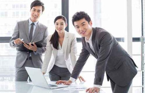 |在工作中，哪些人不会让人产生好感？