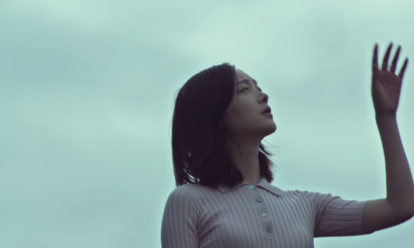 三体|《流浪地球2》传来最新消息，将会在明年上映，而《三体》也将会很快来到大家面前