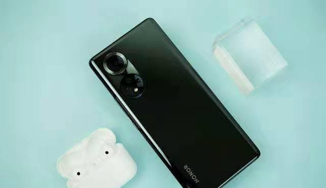 荣耀|硬件参数拉满！5500mAh+100W，荣耀70Pro携天玑8000秀肌肉