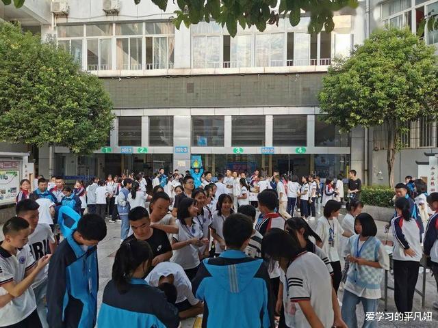 中考|“早知如此,就不让孩子去职校”,父亲这番话揭露了当下,很现实