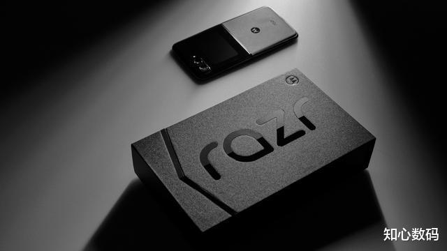 摩托罗拉|最低价的折叠屏手机，moto razr 2022成为商务人士的首选