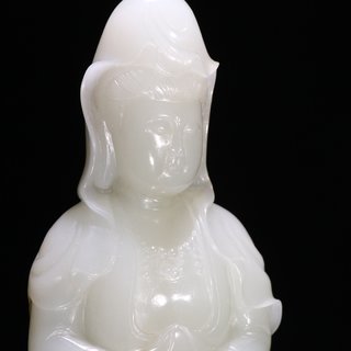 和田玉籽料|清 和田玉籽料观音立像。