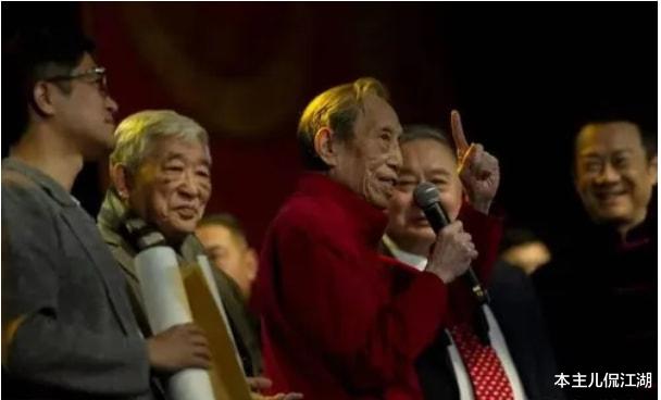 周杰伦|央视春晚播出39年,7位主持人已去世,最大86岁,最小59岁