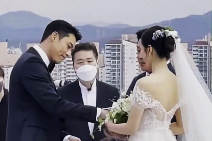 玄彬|玄彬婚礼高清照曝光,西装笔挺超帅气,简直是梦中情男