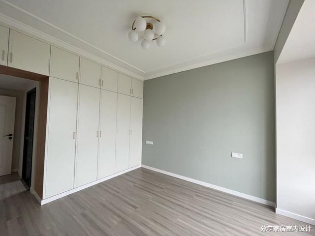 她家新房陆续家具进场,越来越像是一个家了,很期待早点入住!