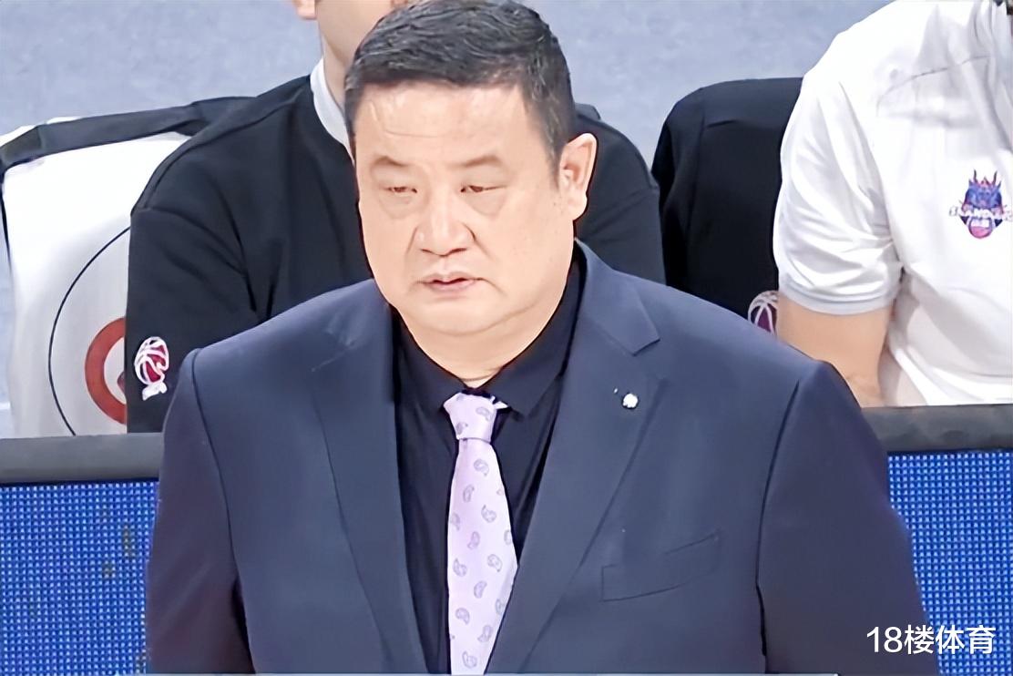 山东男篮|山东男篮输球告别季后赛，徐长锁展现谜之换人，吉伦沃特空砍34分