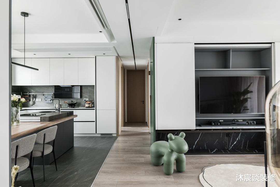 上海夫妇的新房，多功能客厅很实用，室内简洁治愈，还有大量收纳