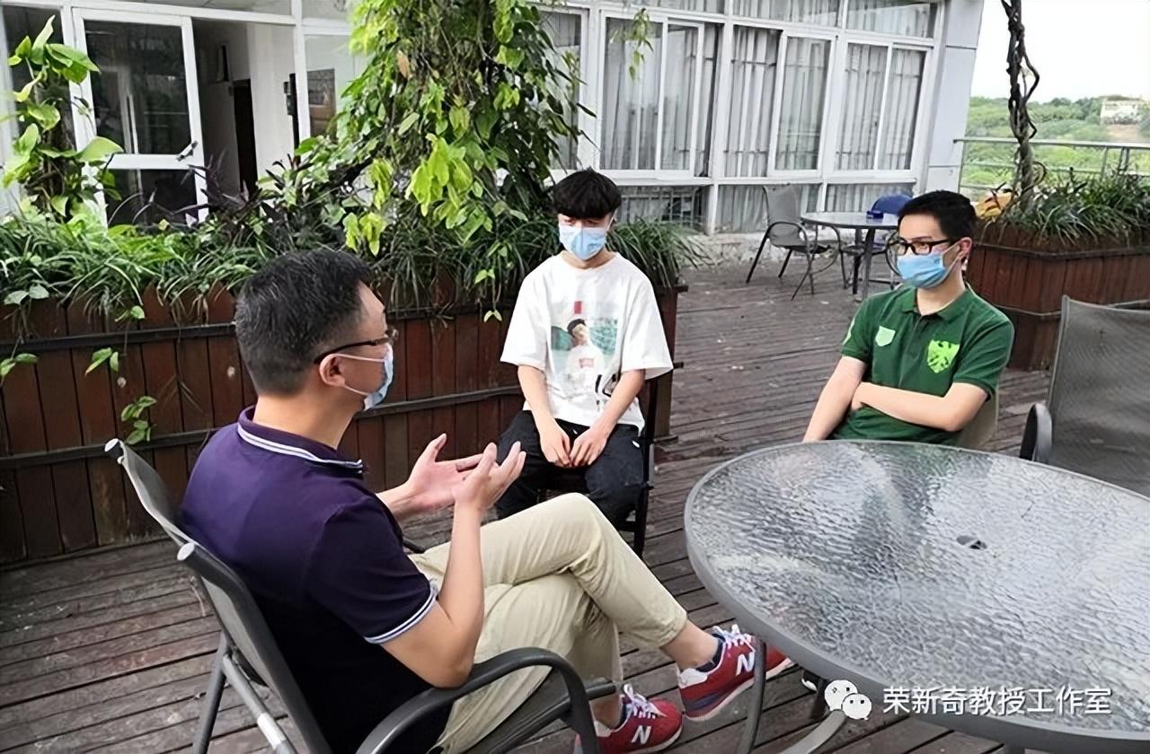 长寿|警惕青少年的这7种类似叛逆的行为，这可能是抑郁症的表现