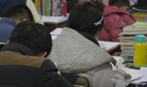 考研|多所高校发布考研新规,导致大家考研不读研,网友:专硕太难了