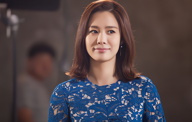 求职|女子求职被HR骚扰:摸摸你的腿,给你多开底薪