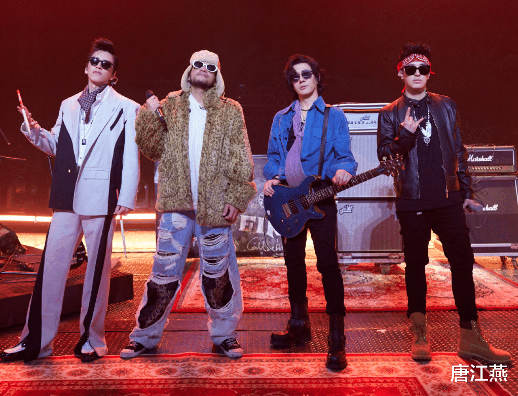 披荆斩棘|《披荆斩棘》第九期中，信哥一如既往发挥稳定，郑钧的嗓音绝了