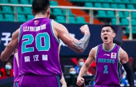 山东男篮性情汉子，陶汉林高诗岩不仅可以挡拆，也能合力保护对手