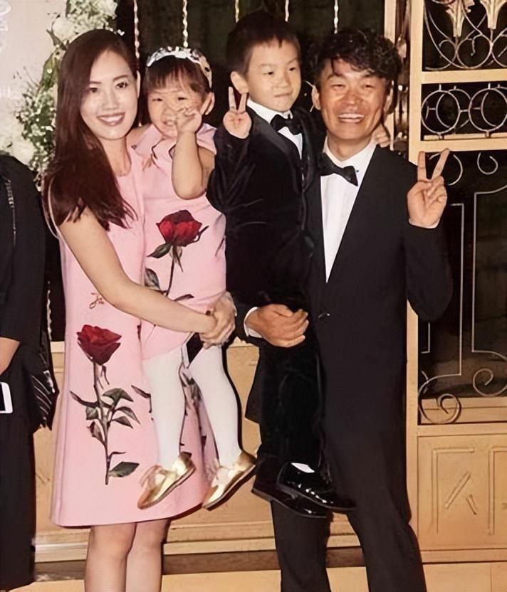 王宝强|王宝强的儿子越来越像母亲马蓉