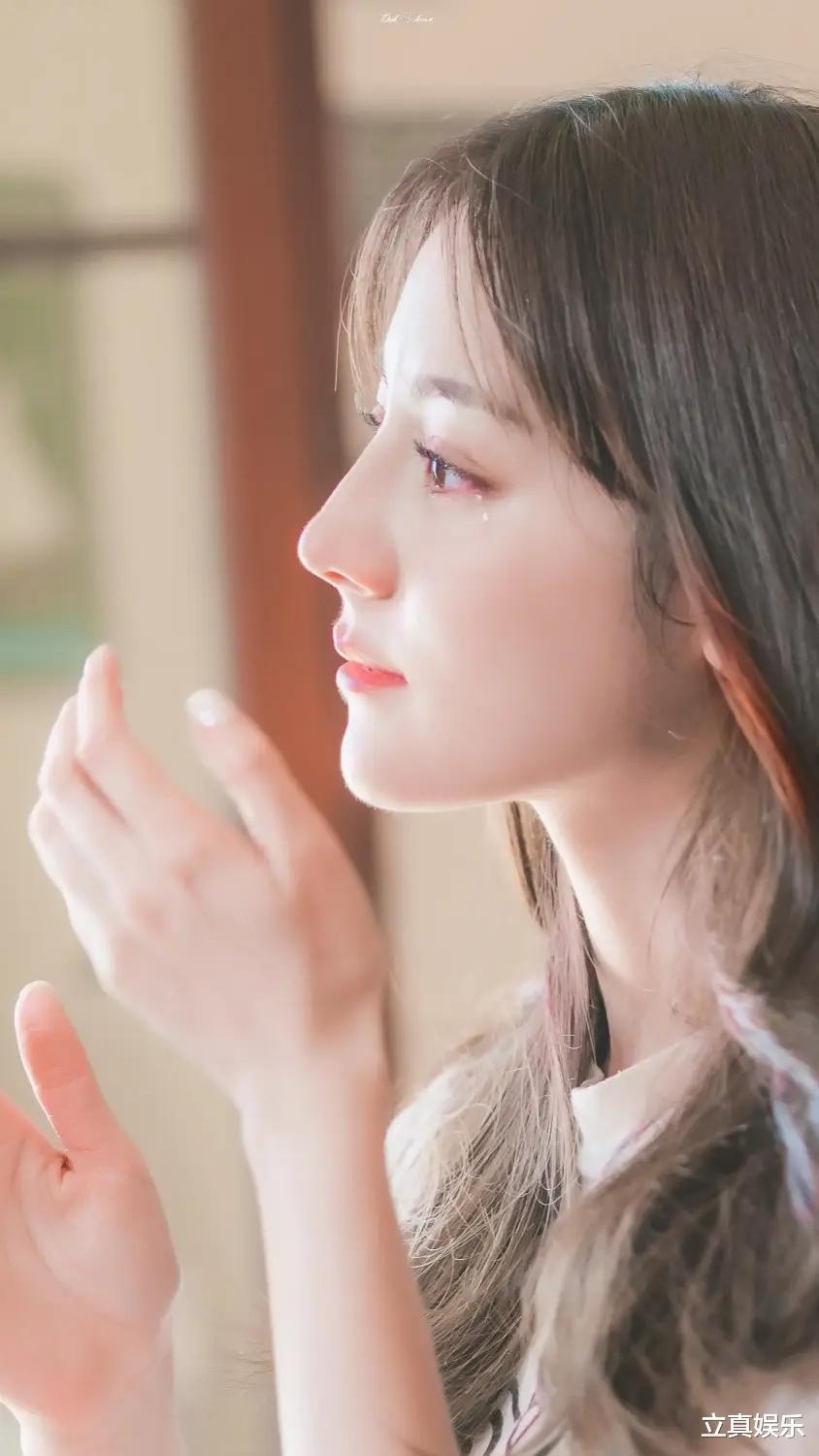 迪丽热巴|迪丽热巴想扮演医生给妈妈圆梦 女儿永远是贴心的小棉袄