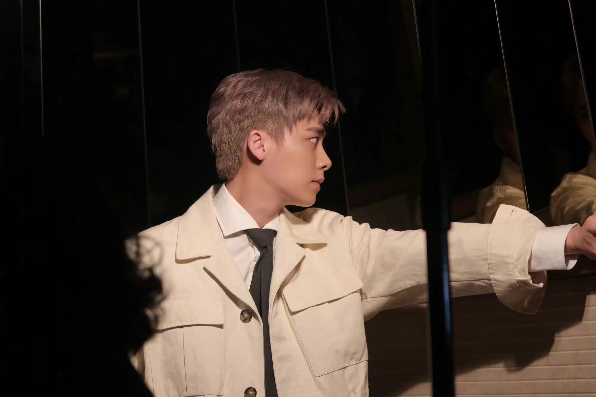 程潇|头大肩窄、小短腿、双下巴赘肉,没修图的男明星真是没眼看