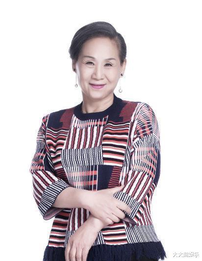 苇青|苇青:62岁开始拍戏,73岁斩获百亿票房,终究是理想战胜一切