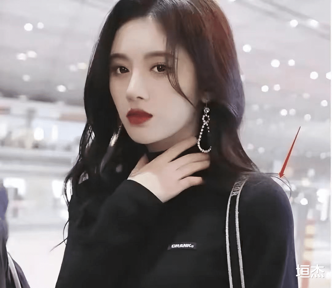 杨幂|假发假牙假皮肤，连屁股都是假的，这年头的明星只剩性别是真的了