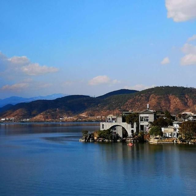 杨丽萍|63岁杨丽萍在大理的豪宅火了，网友：这生活，简直就是人间理想！