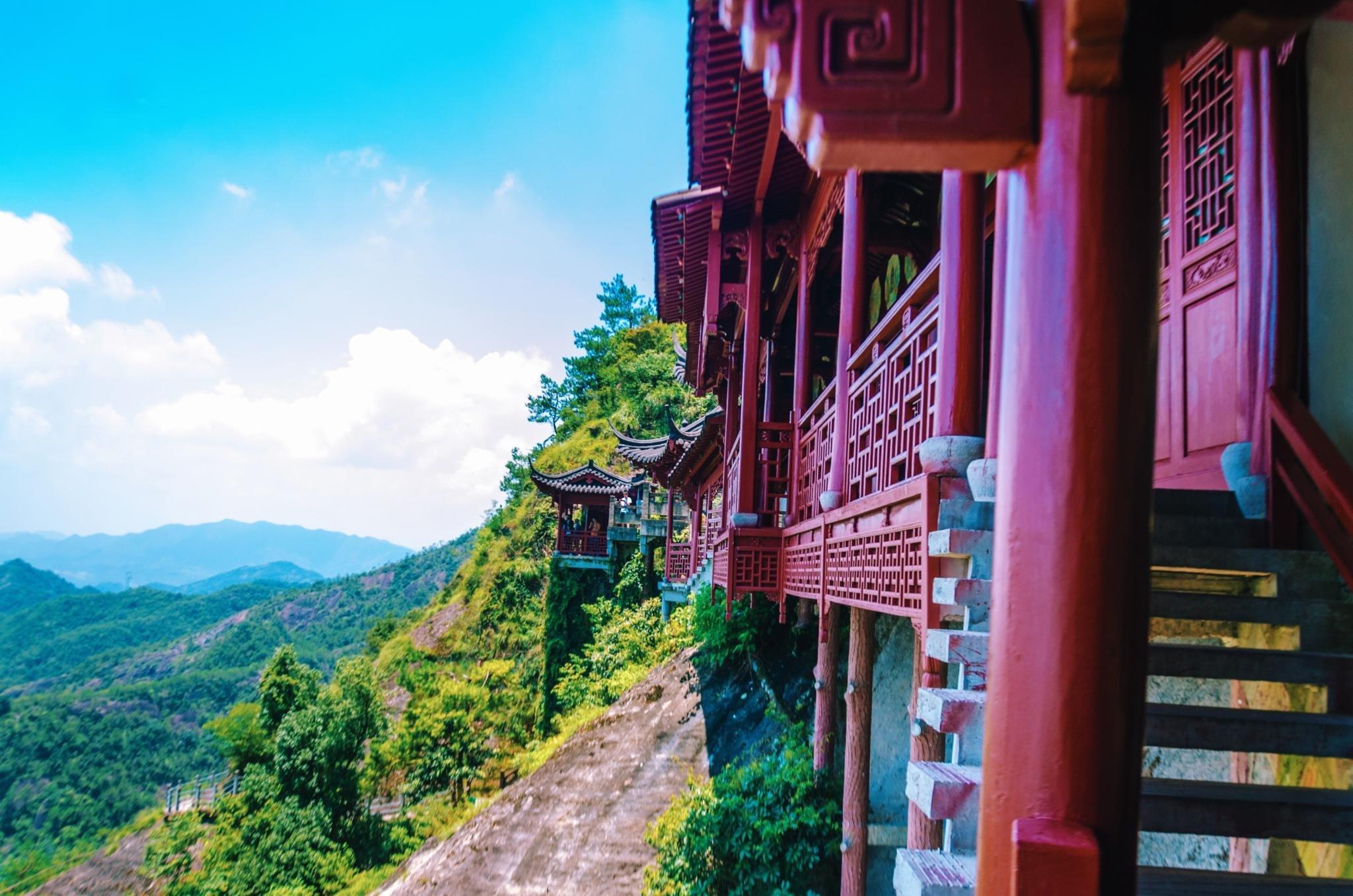 悬空寺|原来江南第一悬空寺就隐藏在浙江，并拥有全国第一天然立佛