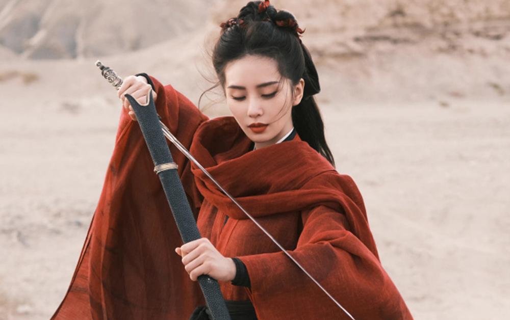 杨紫|杨紫的古装剧看腻了？主演有6部，1部被下架，有效播剧造成的错觉