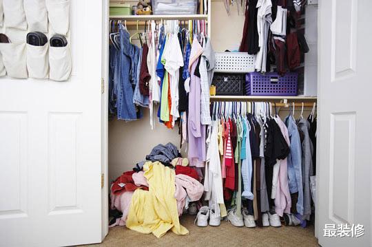 第1次看见日本人的衣柜,里面竟然没有一块隔板,还能那么实用?