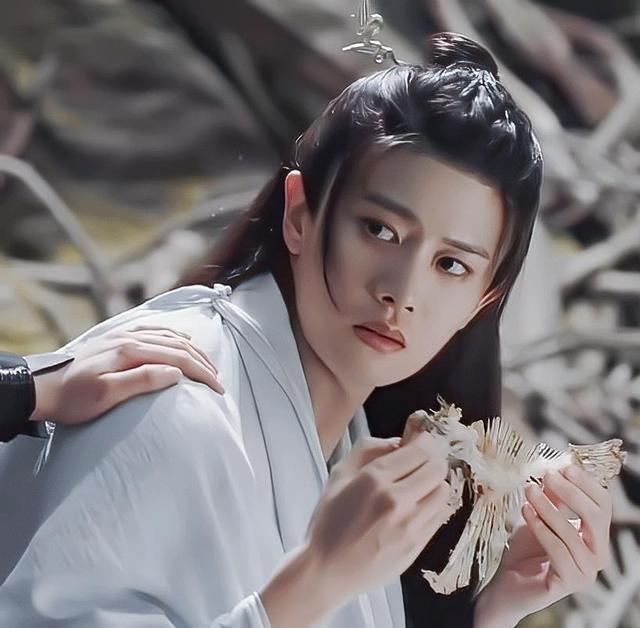 周生辰|明明前后只差20天,任嘉伦演的周生辰和长意,差别咋就那么大呢?