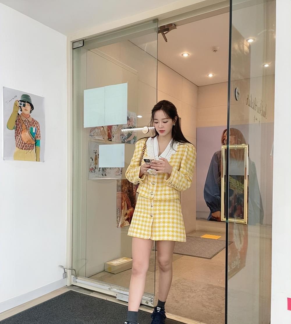 艾玛·斯通 像维生素一样充满新鲜魅力!“衣服姐姐”金世正的穿衣风格探索