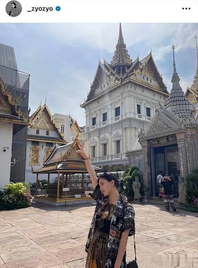 |知名韩团Twice队长朴志效游泰国