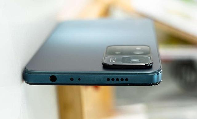 卢伟冰|卢伟冰彻底爆发了，一亿像素+120W快充+VC液冷散热，仅1609元