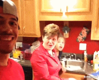 陈亚男|曝陈亚男二婚嫁富二代，婚礼连婚纱都没穿，欲花300W加盟KFC