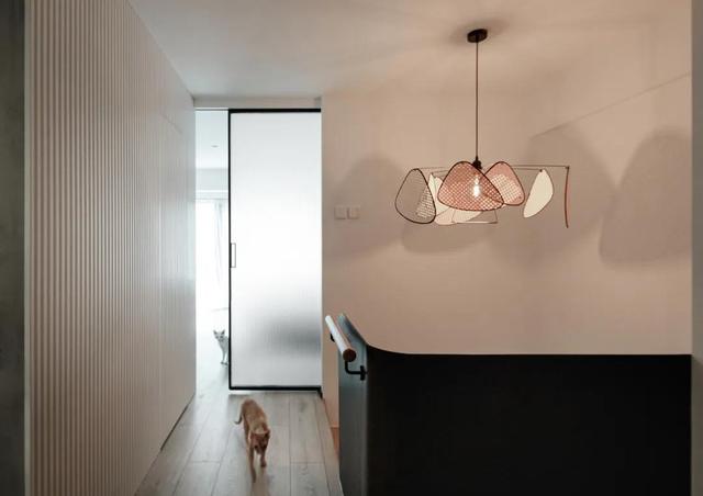 她家仅33㎡,却装出了“别墅范儿”,颜值与实用并存,太美了!