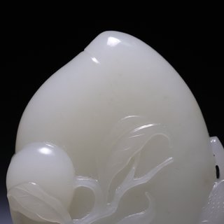 |和田玉喜鹊寿桃摆件